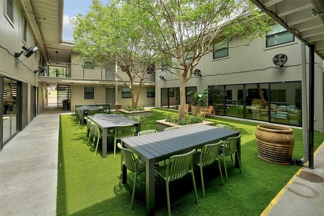 Building Photo - 1915 E Martin Luther King Jr Blvd