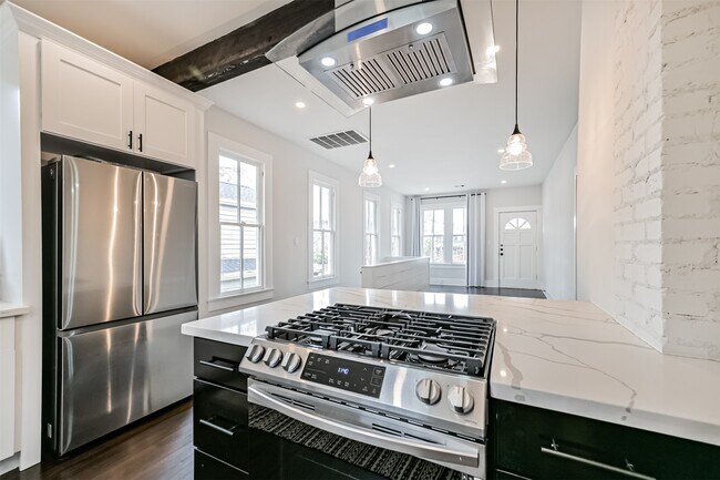 Building Photo - 1715 30th St