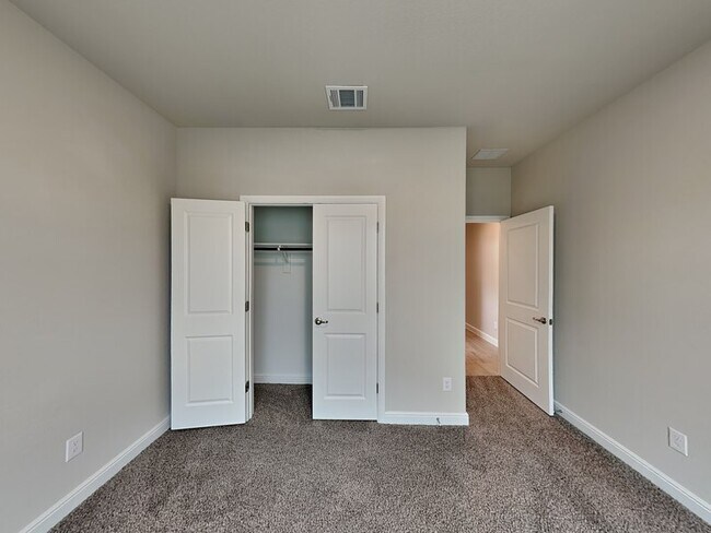 Building Photo - 212 Dunmore Dr