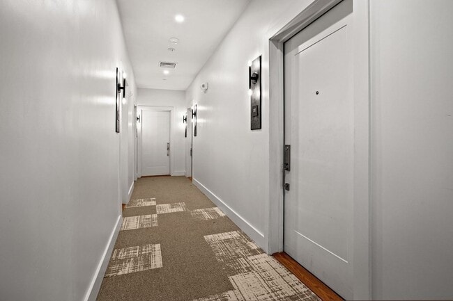 Building Photo - 97 Elmwood St