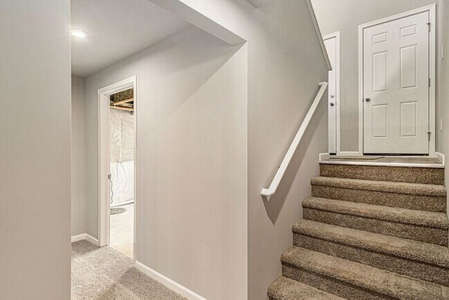 Building Photo - 2411 Richardson Ct