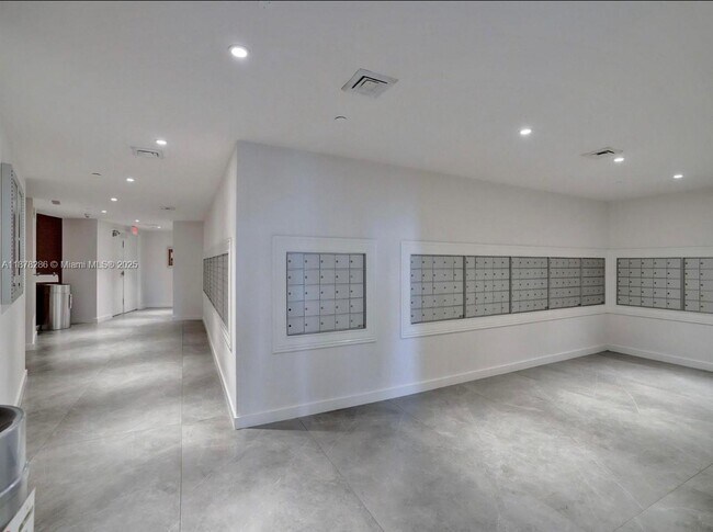 Building Photo - 350 S Miami Ave