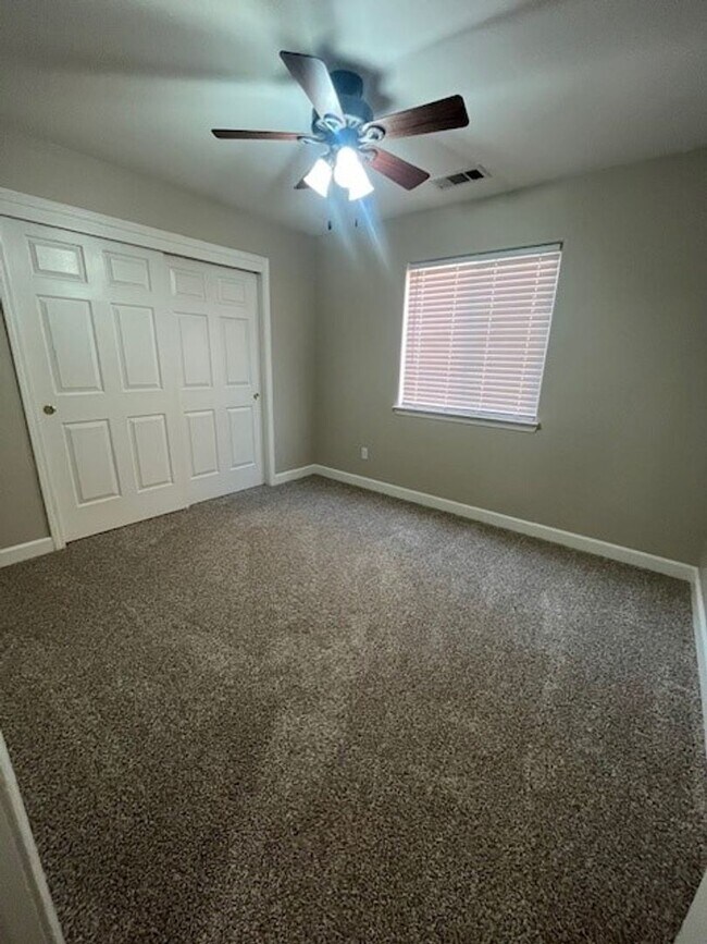 Building Photo - 4203 Silver Maple Ct