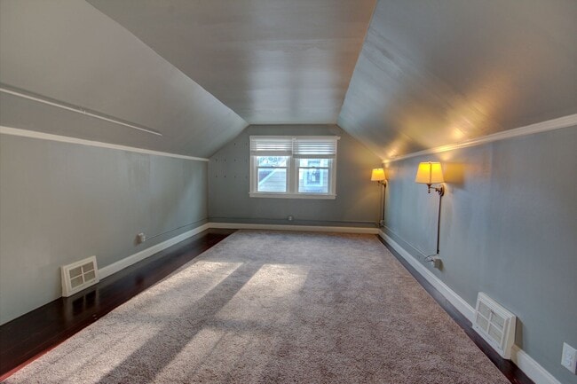 Building Photo - Cute 3 Bed Home