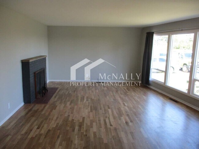 Building Photo - Gorgeous 3 Bedroom, 1 Bathroom Rambler near downtown Gig Harbor!