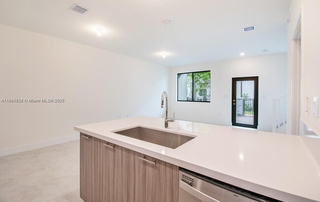 Building Photo - 4769 NW 83rd Pkwy