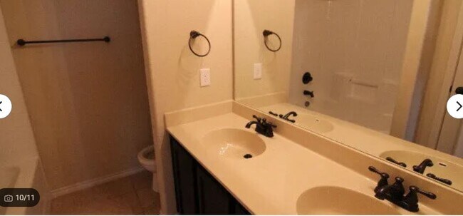 Building Photo - 526 Creekside Cir