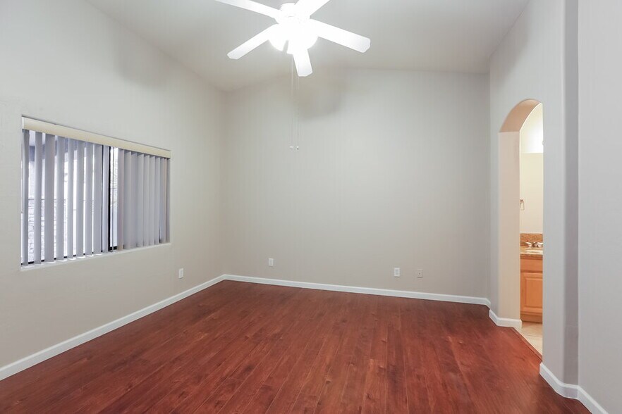 Building Photo - 17811 N 41st Pl