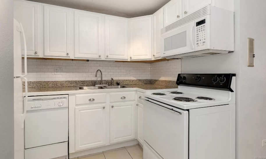 Kitchen - 909 S Pearl St