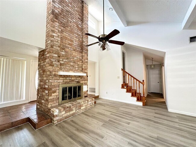 Building Photo - 6102 Howland Ct