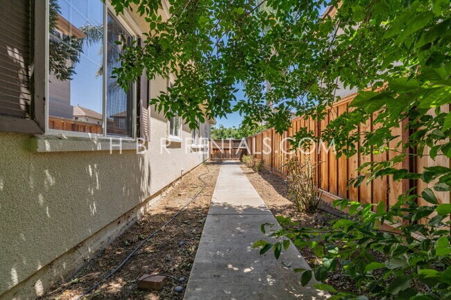 Building Photo - 4 bedroom single story WICKLUND School Home for Rent - Mountain House - MOVE IN READY NOW!