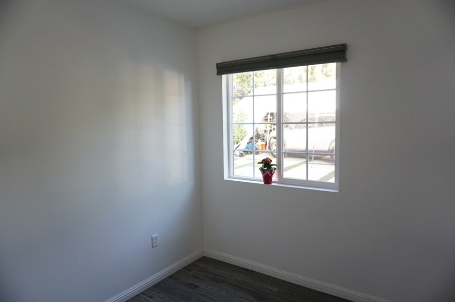 Building Photo - 14820 Devonshire St