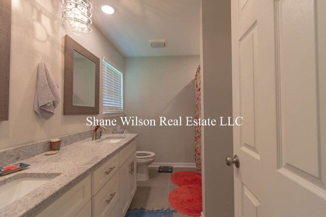 Building Photo - 170 Creeks Cv