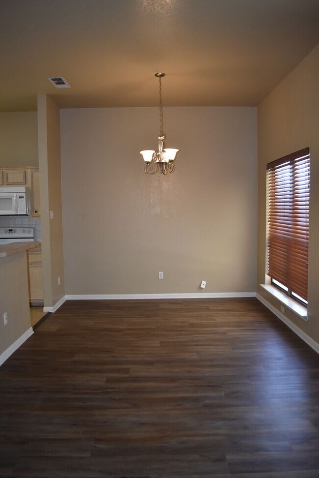 Building Photo - 3BR 2BA is located in a quiet Harker Heigh...