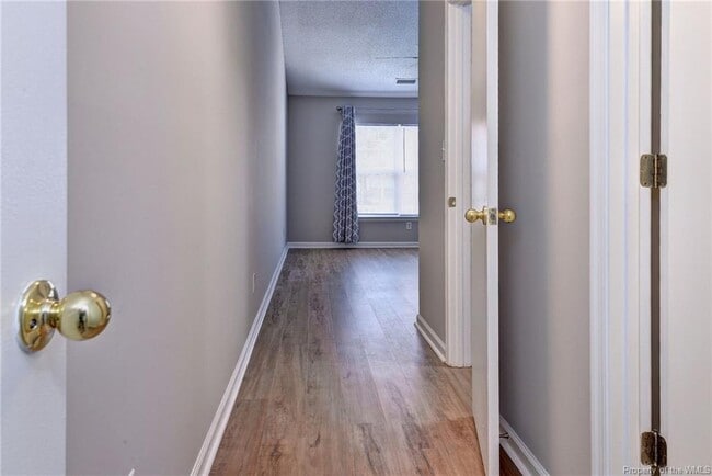 Building Photo - 1005 Settlement Dr