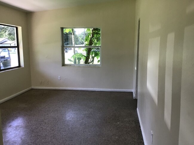 Building Photo - Northeast Orlando Home