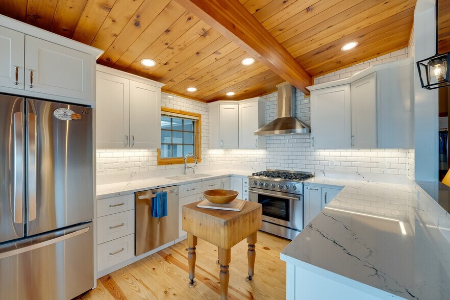 Building Photo - 474 Vista Rd