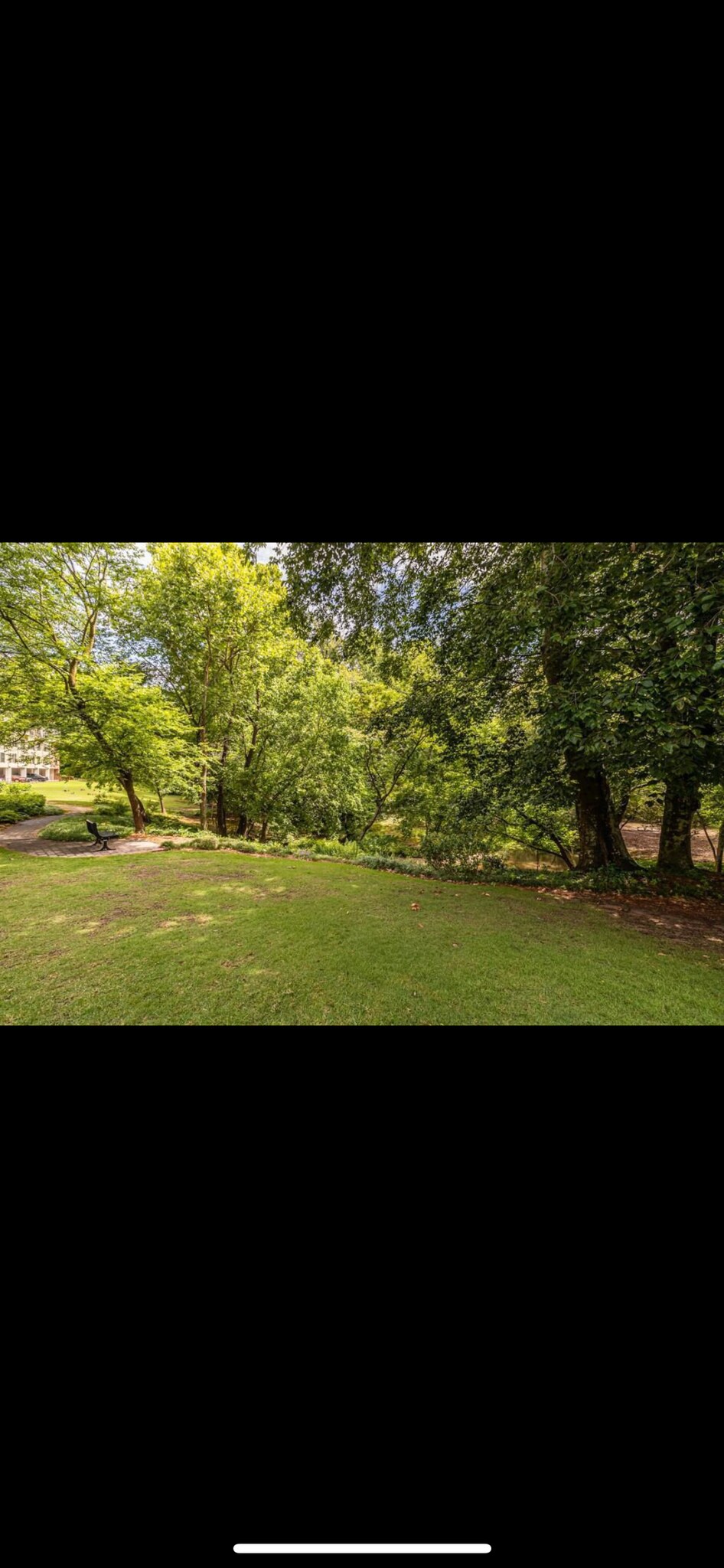 Building Photo - 5 Plantation Dr NE