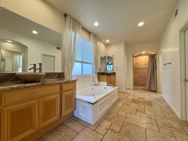 Building Photo - FOR LEASE: Stunning expansive 3 Bedroom Re...