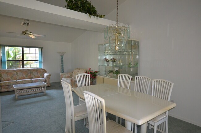 Building Photo - 366 Joy Haven Dr