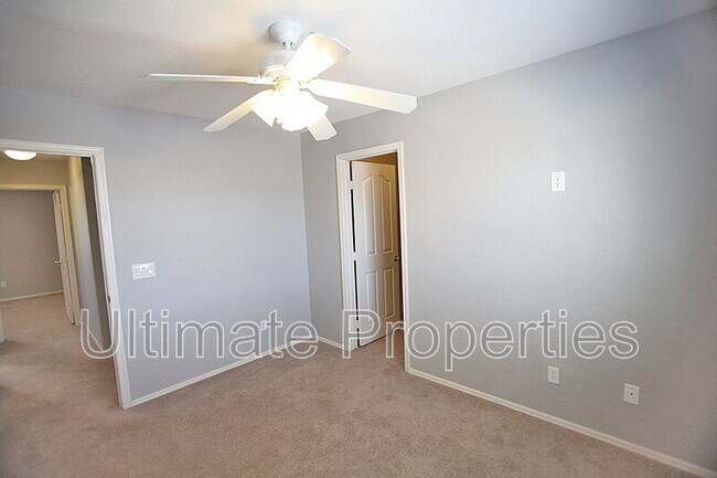 Building Photo - 14978 N 172nd Dr