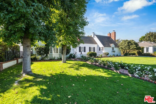 Building Photo - 4649 Sancola Ave