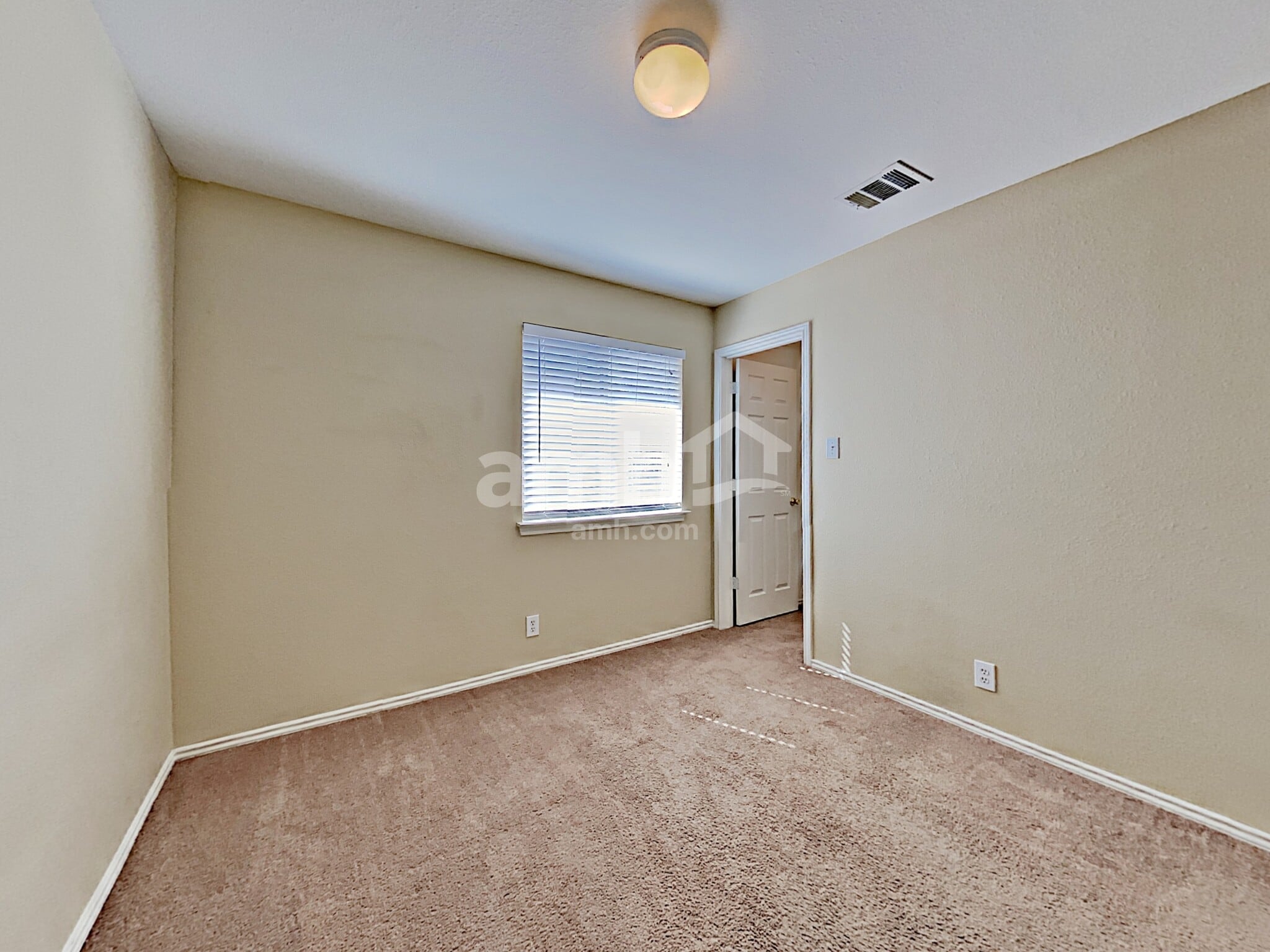 Building Photo - 10002 Cactus Vly