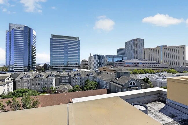 Building Photo - 585 9th St