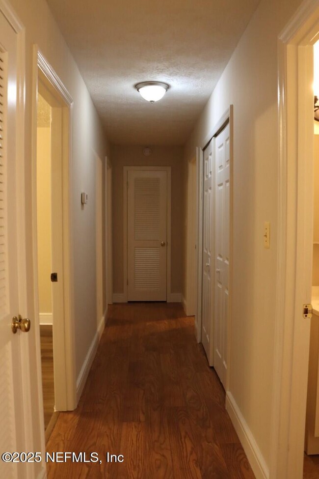 Building Photo - 4347 Clove St