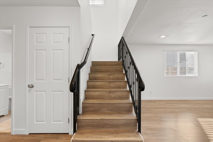 Building Photo - 7310 Roseberry Ave