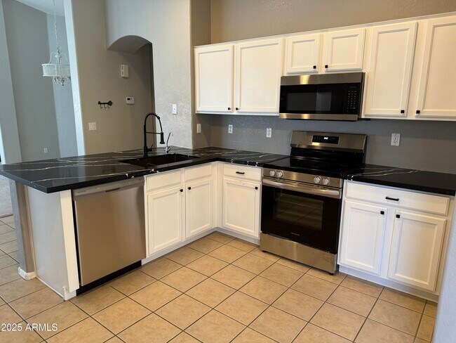 Building Photo - 12732 S 175th Dr