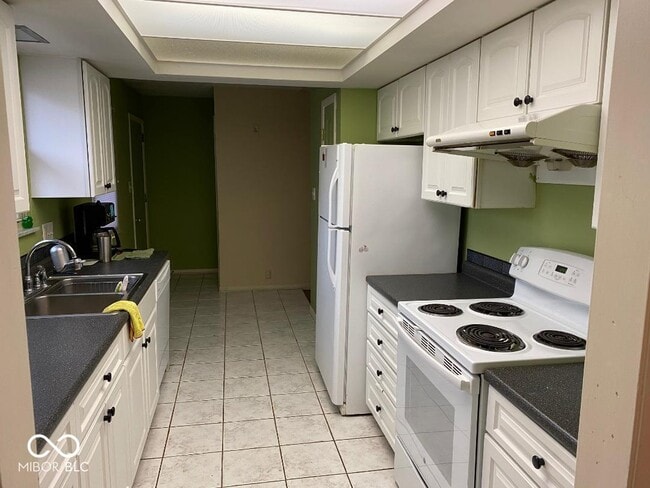 Building Photo - 8065 Hoover Ln