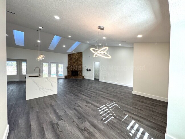 Building Photo - 9943 Bay Vista Estates Blvd