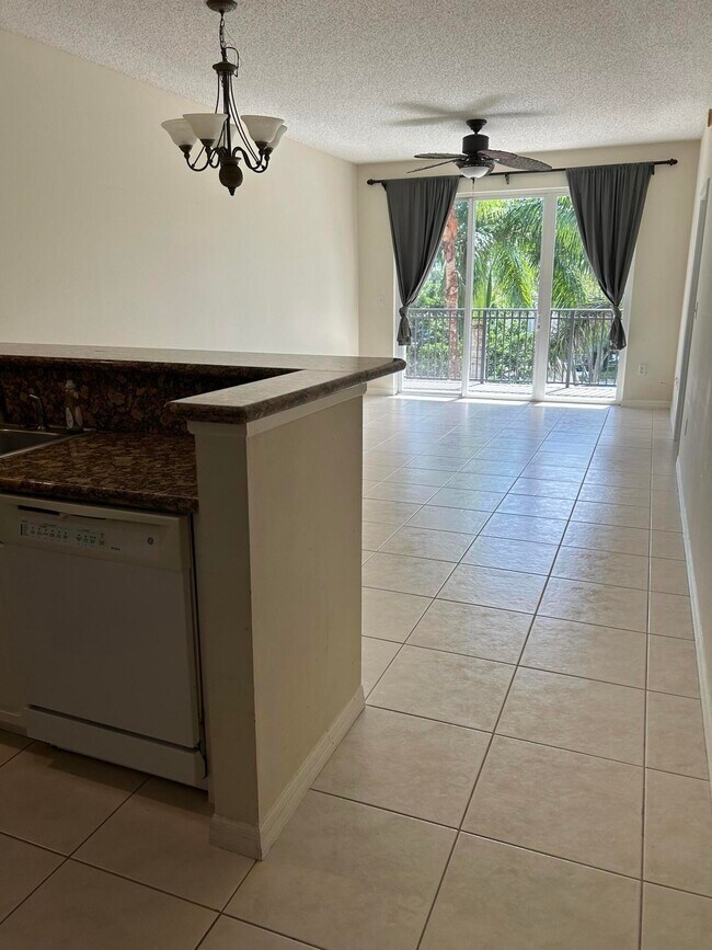 Building Photo - 26 Royal Palm Way