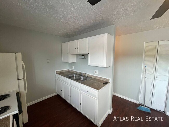 Building Photo - 12111 W Nevada Dr