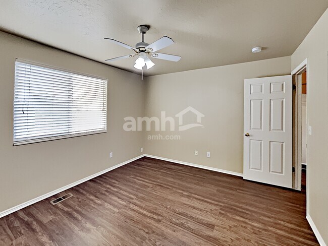 Building Photo - 342 N 75 W