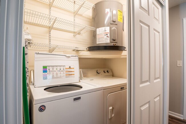 Building Photo - FURNISHED RENTAL FOR 3-12 MONTHS AVAILABLE MID-JUNE