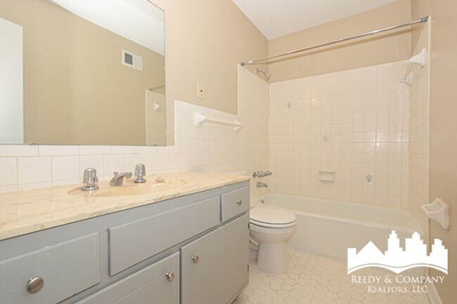 Building Photo - 3782 Wychemere Dr