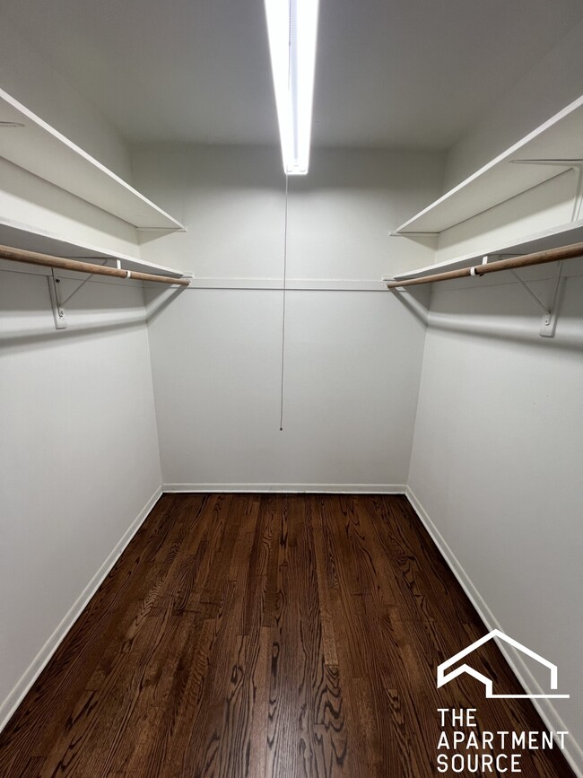 Building Photo - 8644 Skokie Blvd