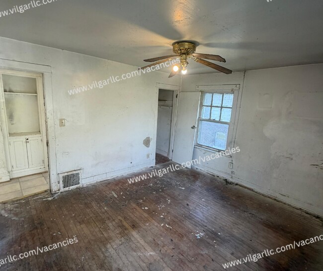 Building Photo - Single-family home for sale