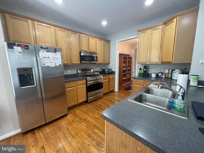 Building Photo - 45792 Shagbark Terrace