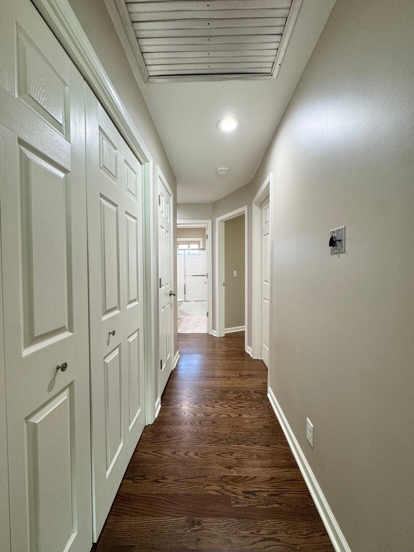 Building Photo - 10300 W 164th St