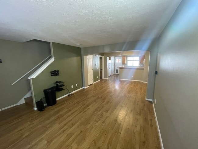 Building Photo - 208 Rockey Park Ln