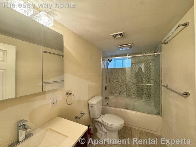 Building Photo - 65 Conwell Ave