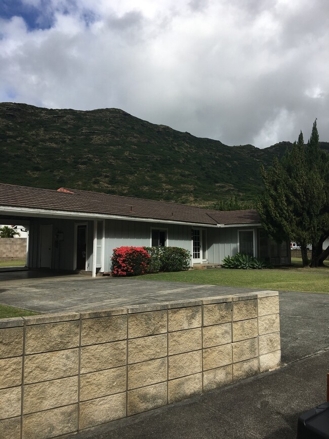 Building Photo - Charming single story home