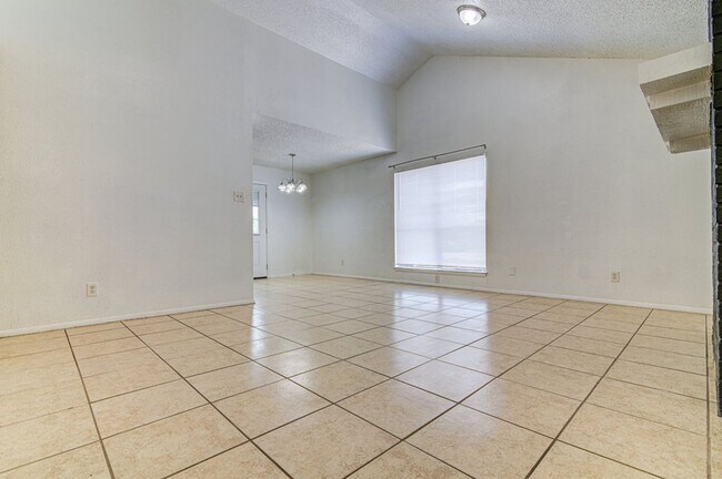 Building Photo - 1202 Westcott Dr