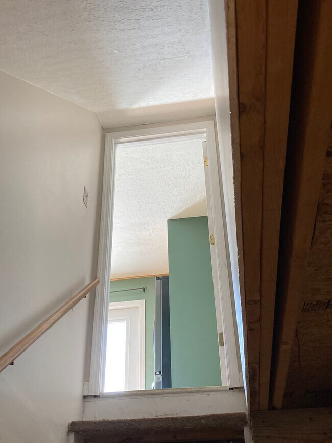 Building Photo - **Backyard offers Country Setting in City Limits**