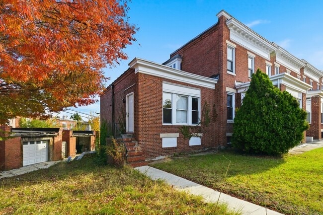 Building Photo - 3221 The Alameda