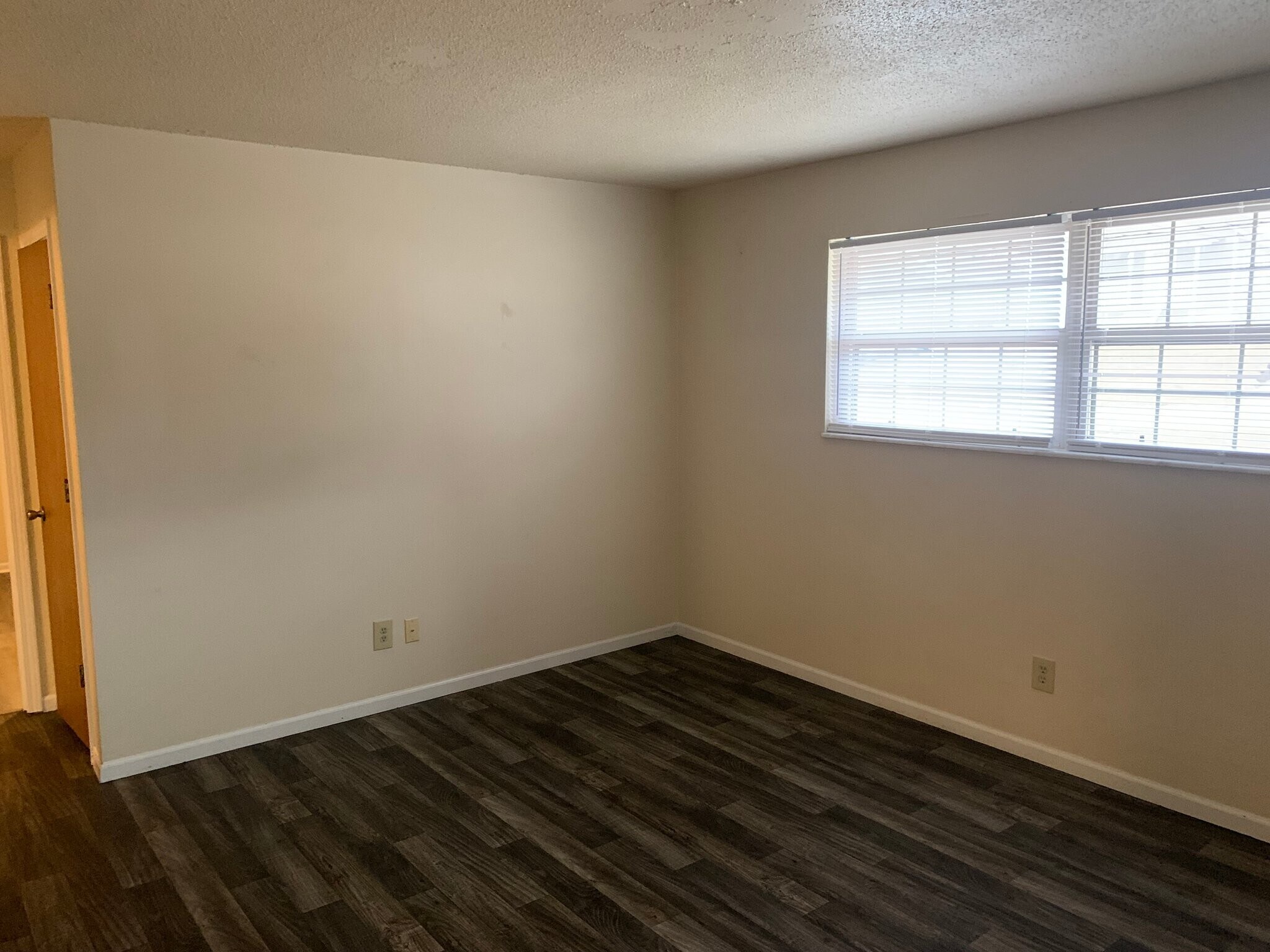 Building Photo - 2309 Southridge Dr