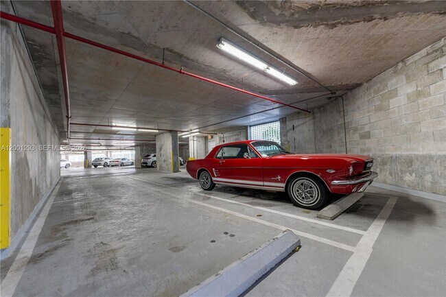 Building Photo - 90 SW 3rd St